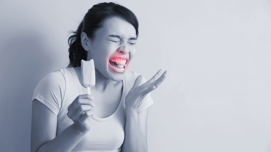 Vì sao uống nước lạnh bị buốt răng - colgate