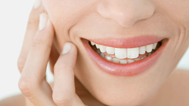 Các Phương Pháp Làm Trắng Răng