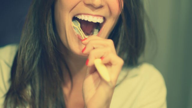 Nướu bị sưng có phải là dấu hiệu của bệnh viêm nướu
