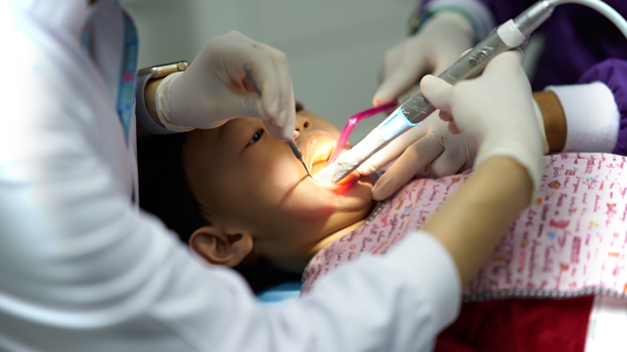 Trẻ bị chảy máu nướu răng - colgate