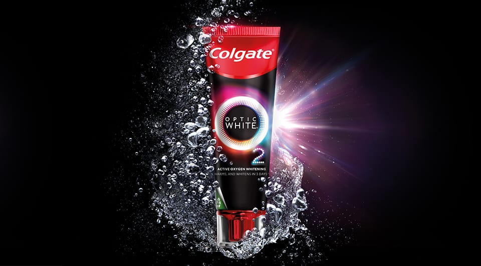 Kem đánh răng Colgate Optic White O2