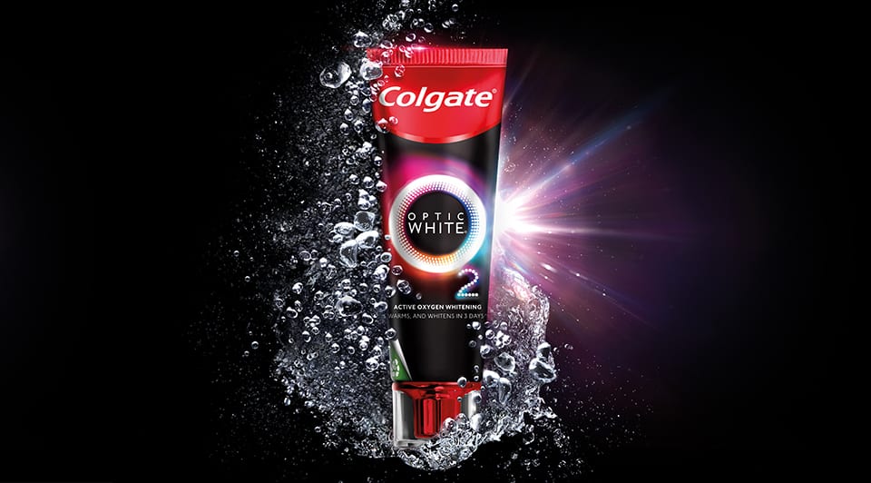 Kem đánh răng Colgate Optic White O2