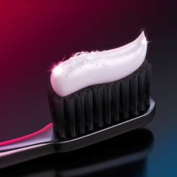bàn chải đánh răng với Kem đánh răng Colgate® Optic White O2 bàn chải đánh răng với Kem đánh răng Colgate® Optic White O2