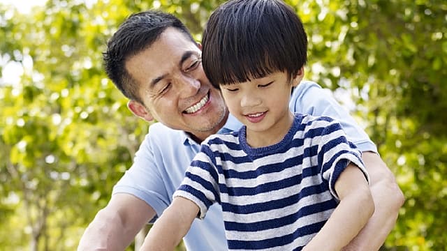 Nên chọn bàn chải lông mềm hay bàn chải lông cứng
