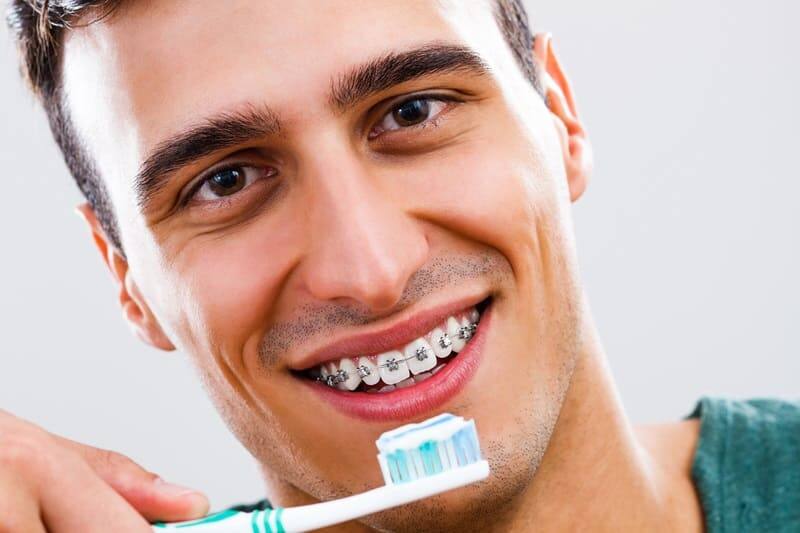 chọn kem đánh răng cho người niềng răng chọn kem đánh răng cho người niềng răng