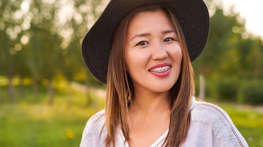 mắc cài sứ là gì - colgate mắc cài sứ là gì - colgate
