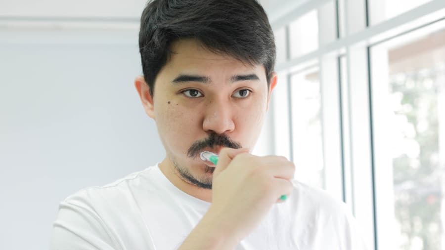 bàn chải lưỡi và bàn chải răng để làm sạch lưỡi - colgate bàn chải lưỡi và bàn chải răng để làm sạch lưỡi - colgate