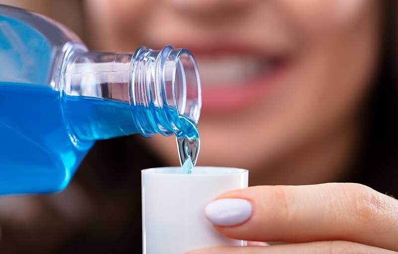 Cách chọn nước súc miệng trị hôi miệng - colgate Cách chọn nước súc miệng trị hôi miệng - colgate