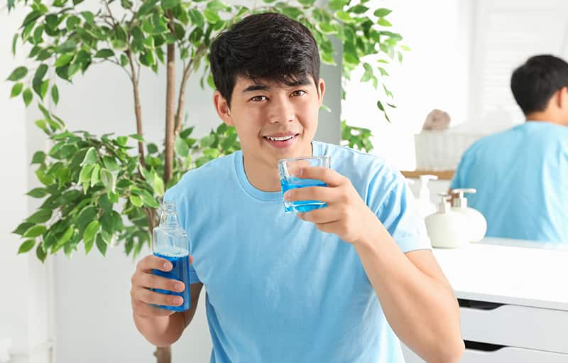 Nước súc miệng chứa fluoride là gì? - colgate