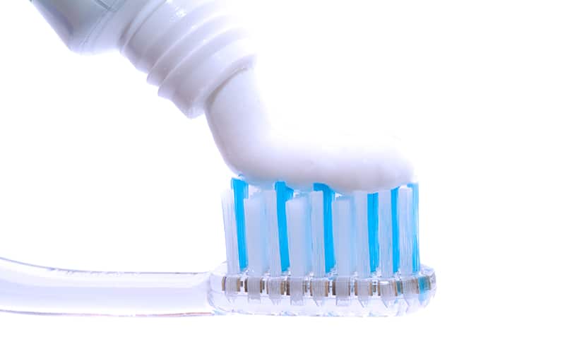 Vì sao nên dùng kem đánh răng không chứa fluoride? - colgate