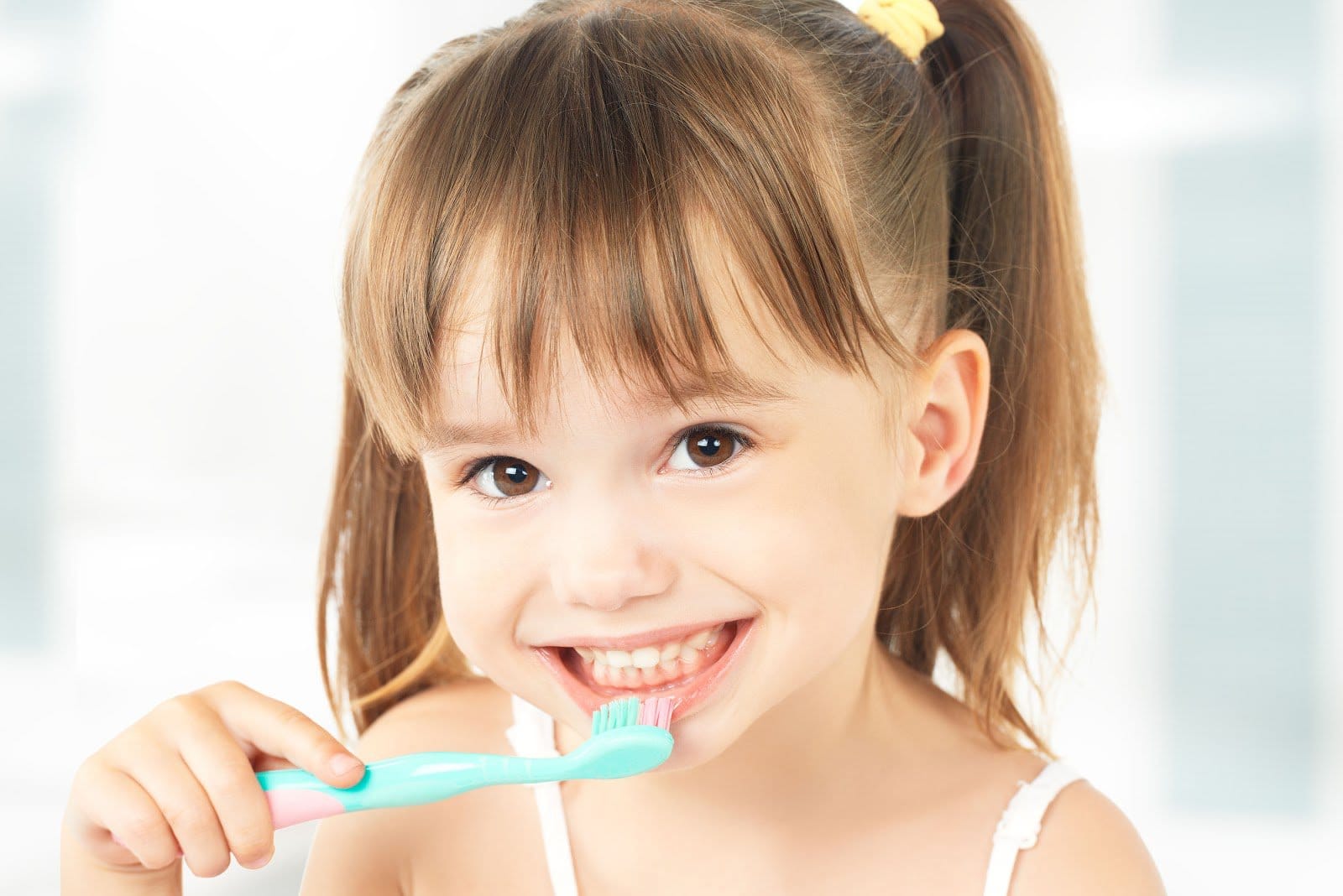 Chăm sóc răng miệng cho trẻ.
