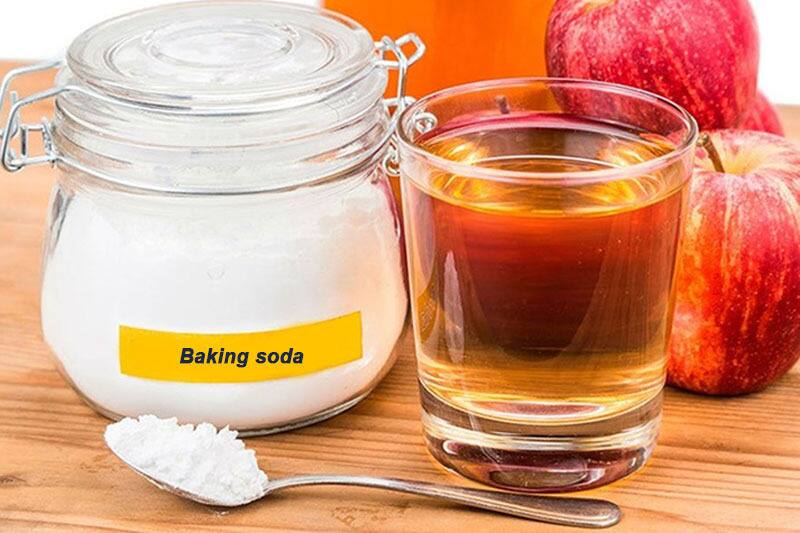 Làm trắng răng bằng baking soda với giấm