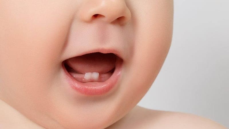 Thứ tự mọc răng của trẻ bắt đầu từ răng cửa hàm dưới
