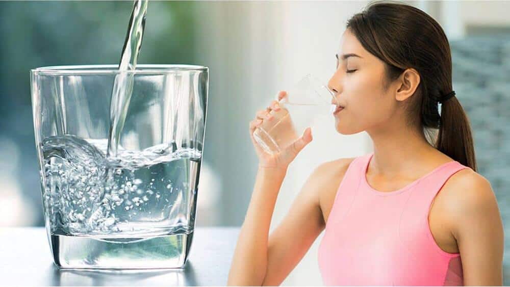 uống đủ nước để loại bỏ sỏi amidan