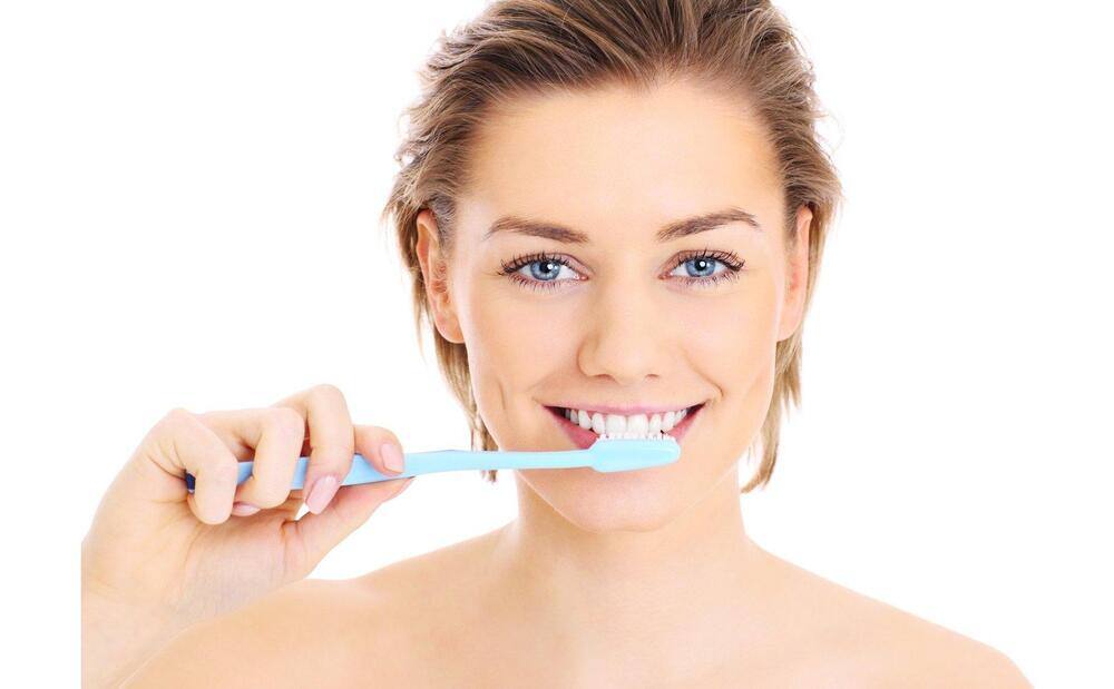 vệ sinh răng miệng sạch sẽ để ngăn ngừa bệnh viêm nha chu 