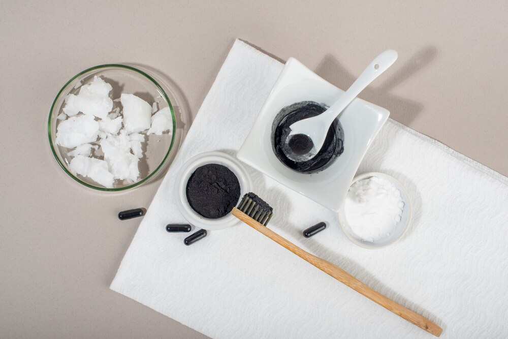 Than hoạt tính giúp tẩy trắng răng hiệu quả