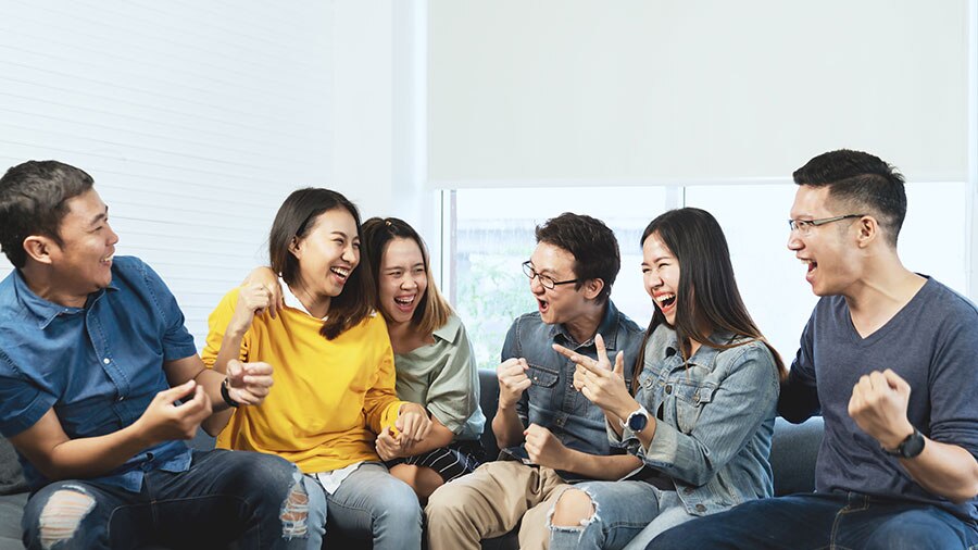 Nụ cười tự tin trong giao tiếp